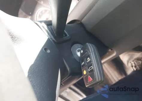 2004 Volvo V70 2.4 from USA, damaged, VIN YV1SW64A942426450